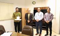 تقدیر از مسئول روابط عمومی بیمارستان فاطمیه به مناسبت هفته ارتباطات و روابط عمومی