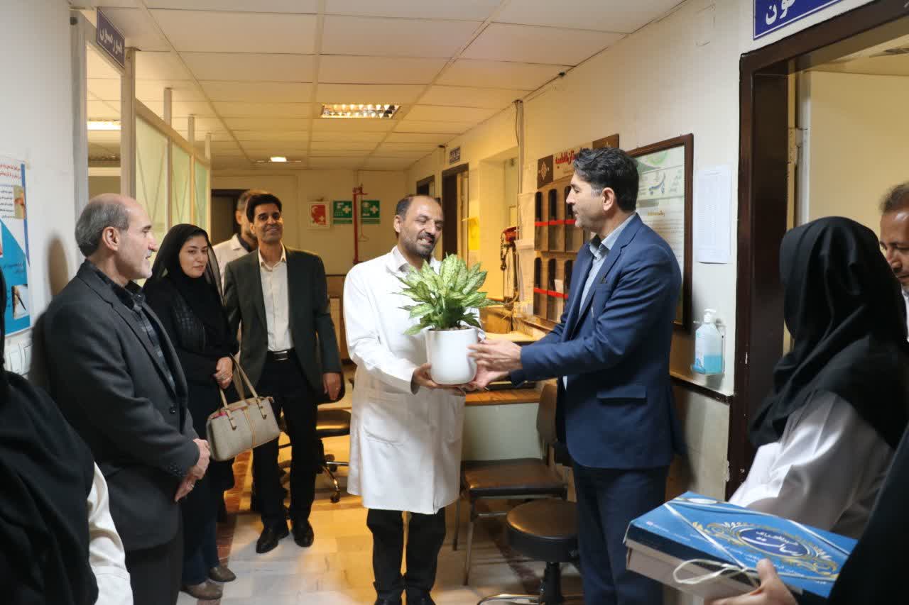 مراسم تبریک روز آزمایشگاه در بیمارستان فاطمیه
